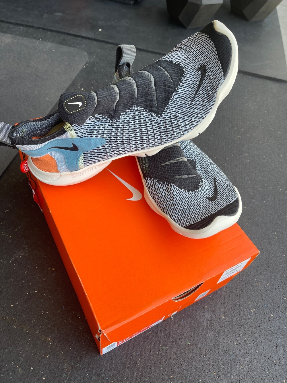 Nike Flyknit Sneakers in Black, White, Light Blue, Orange - NEW - Men 10 - Rare